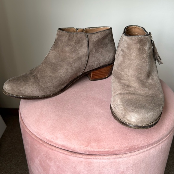 Vionic Serena Ankle Boot in Greige - Picture 3 of 8